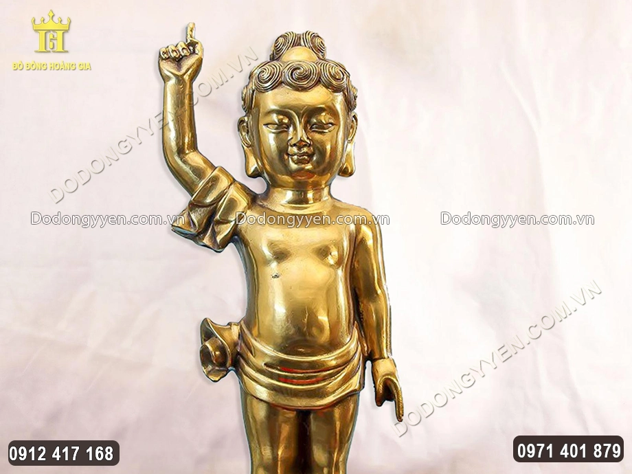 Gương mặt Ng&agrave;i tr&ograve;n đầy, v&ocirc; c&ugrave;ng ph&uacute;c hậu
